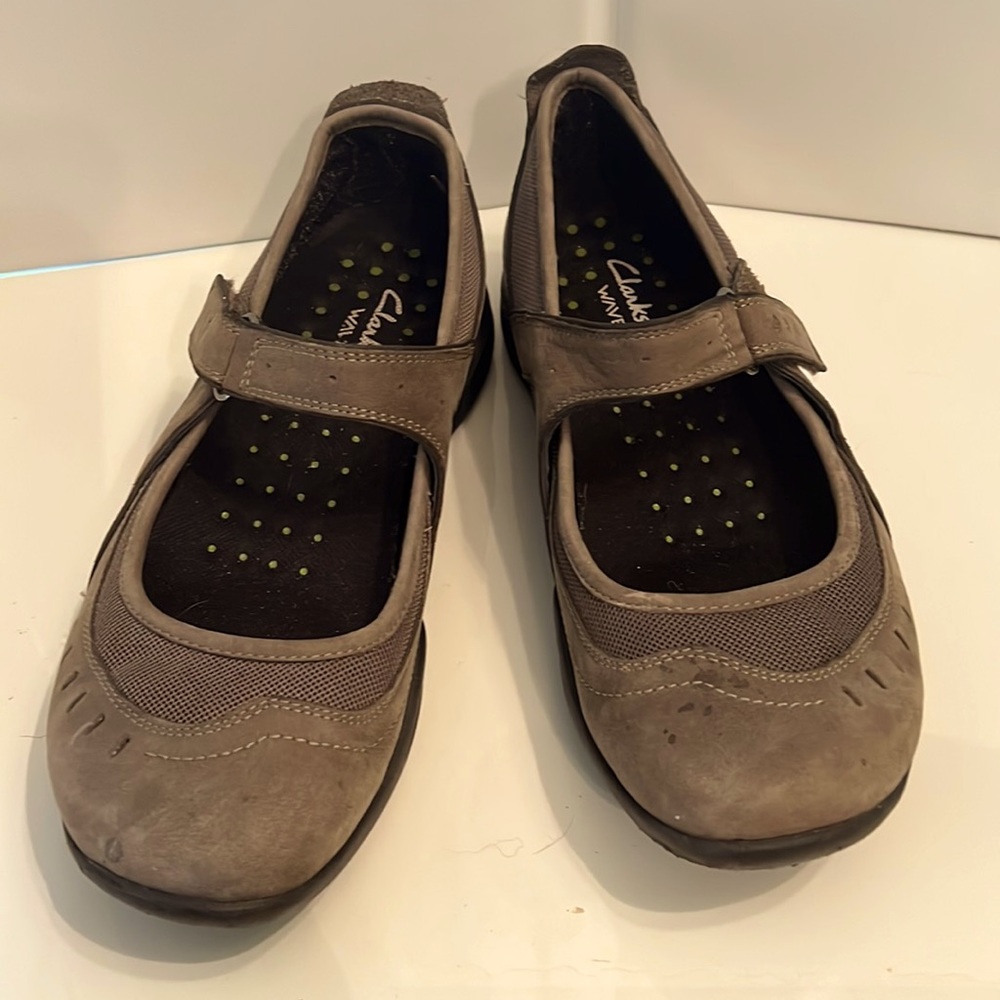 Clarks Wave Runner  Mary Janes, Tan/brown, EUC, size 6m, style 86513